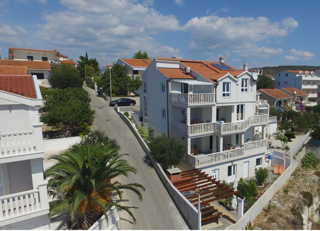 Apartments Wisibada Trogir Exterior photo